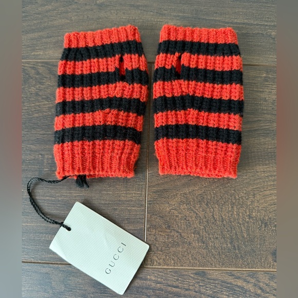 Gucci Fingerless Gloves - Picture 2 of 5